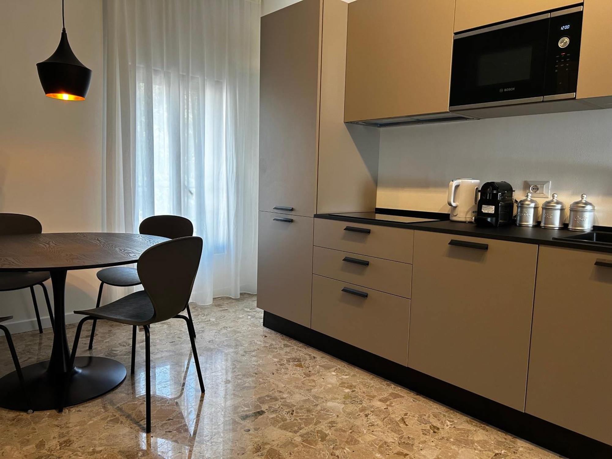 Catullo Lounge And Near The Airport *